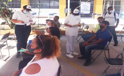 Campaña de vacunación contra el COVID-19 Lázaro Cárdenas